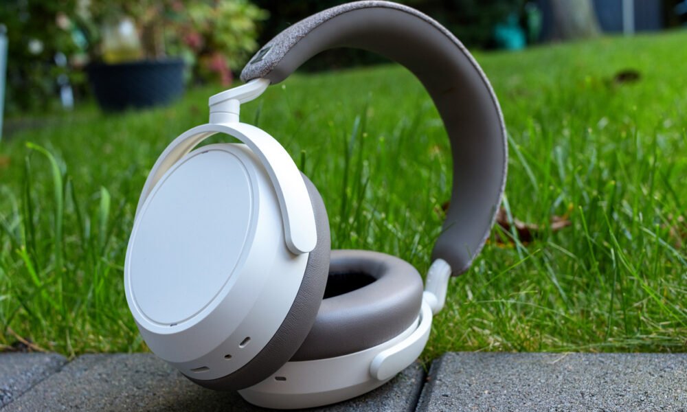 Sennheiser Momentum 4 VS